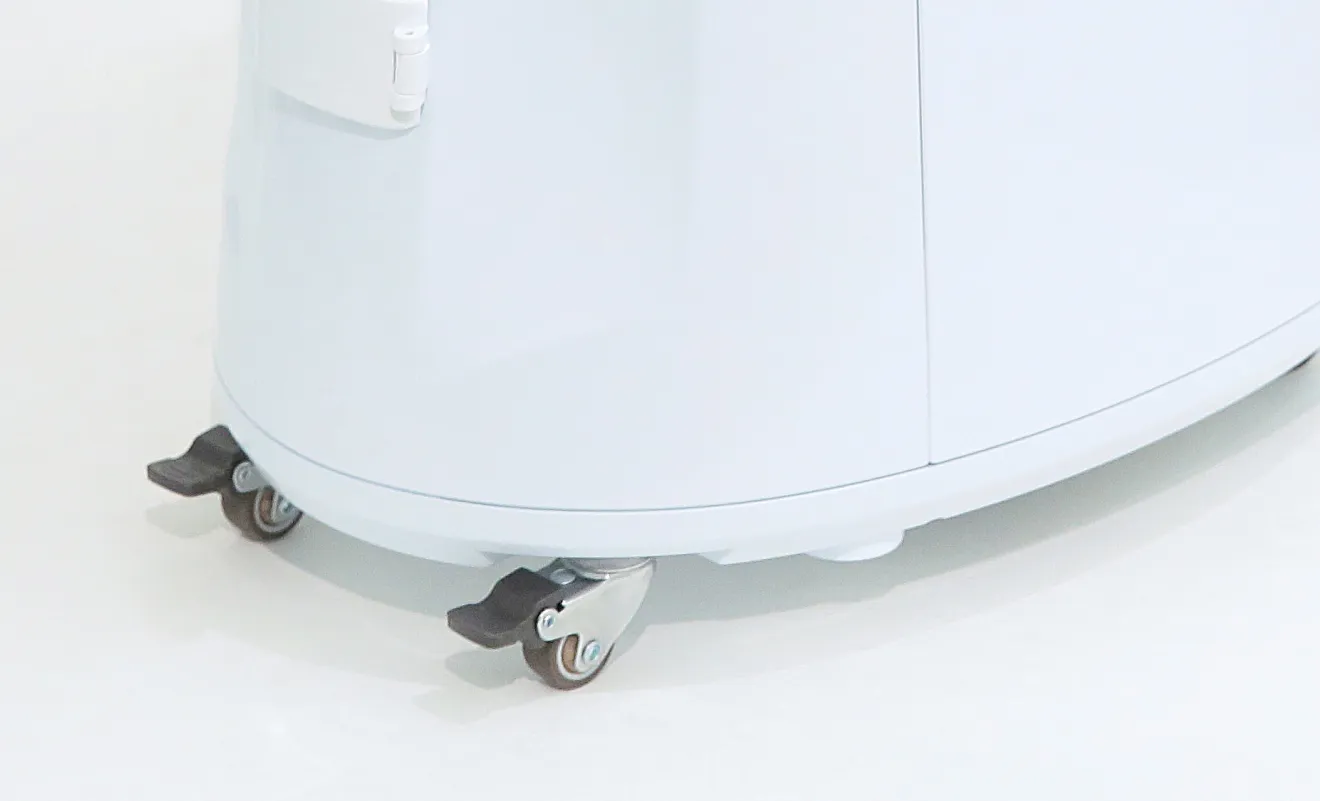 ストッパー付きキャスターを備えた医療機関用水素ガス生成器の底部