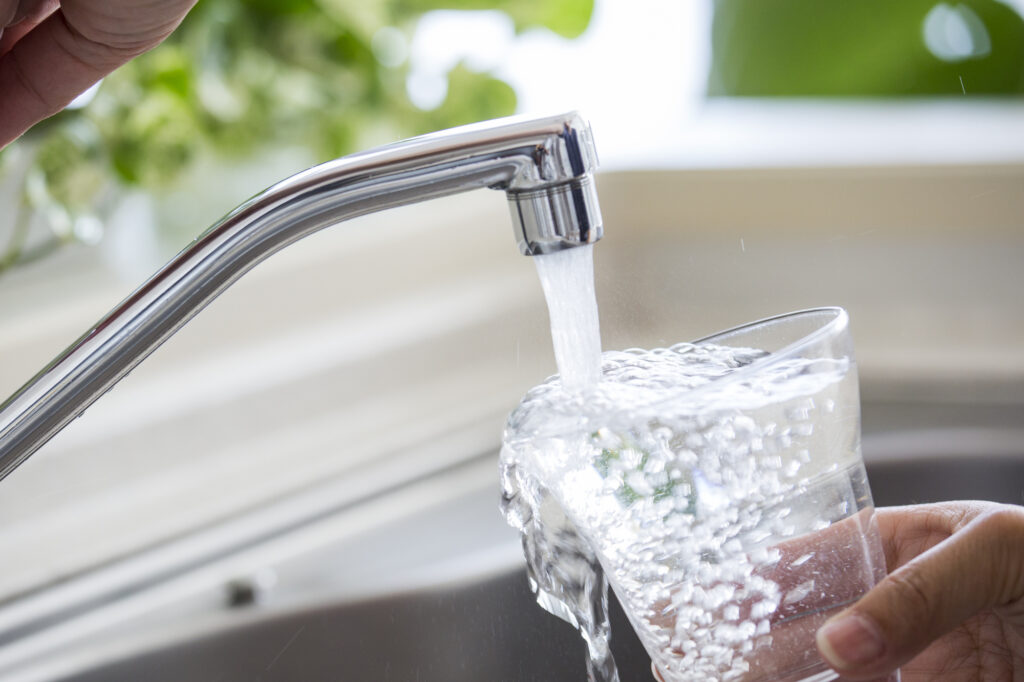 カルキとは何か？水道水に塩素が含まれる理由と健康への影響を徹底解説